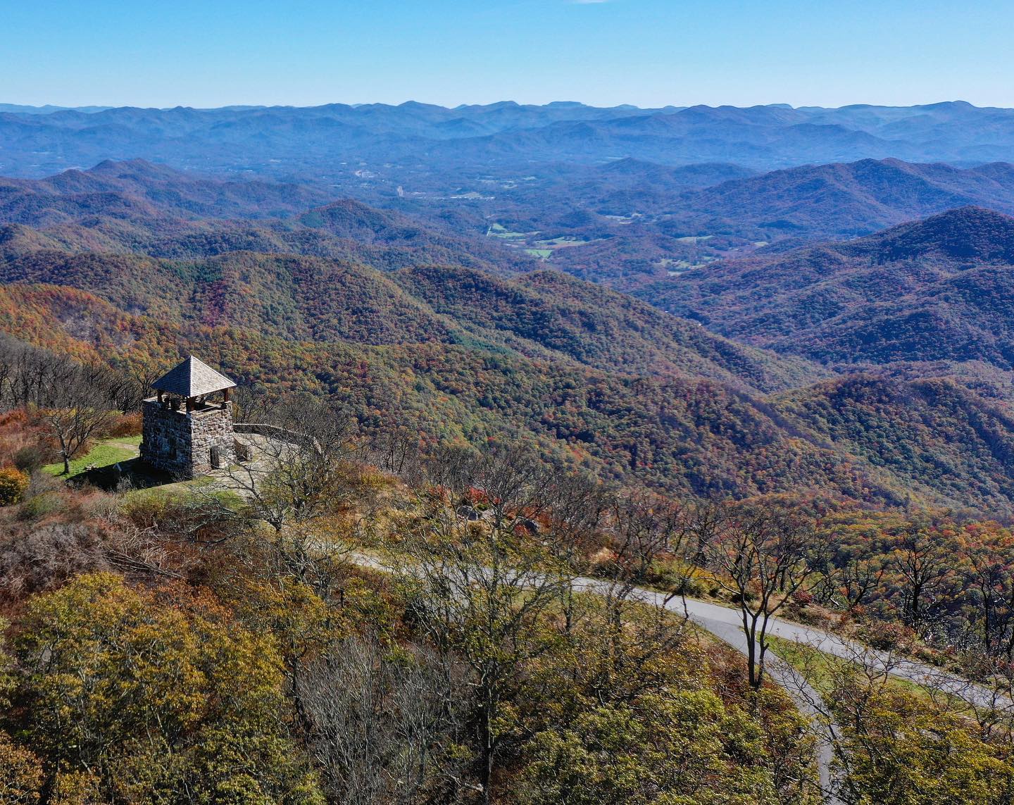 Nantahala’s October Splendor: The Appalachians’ Premier Fall Foliage Destination